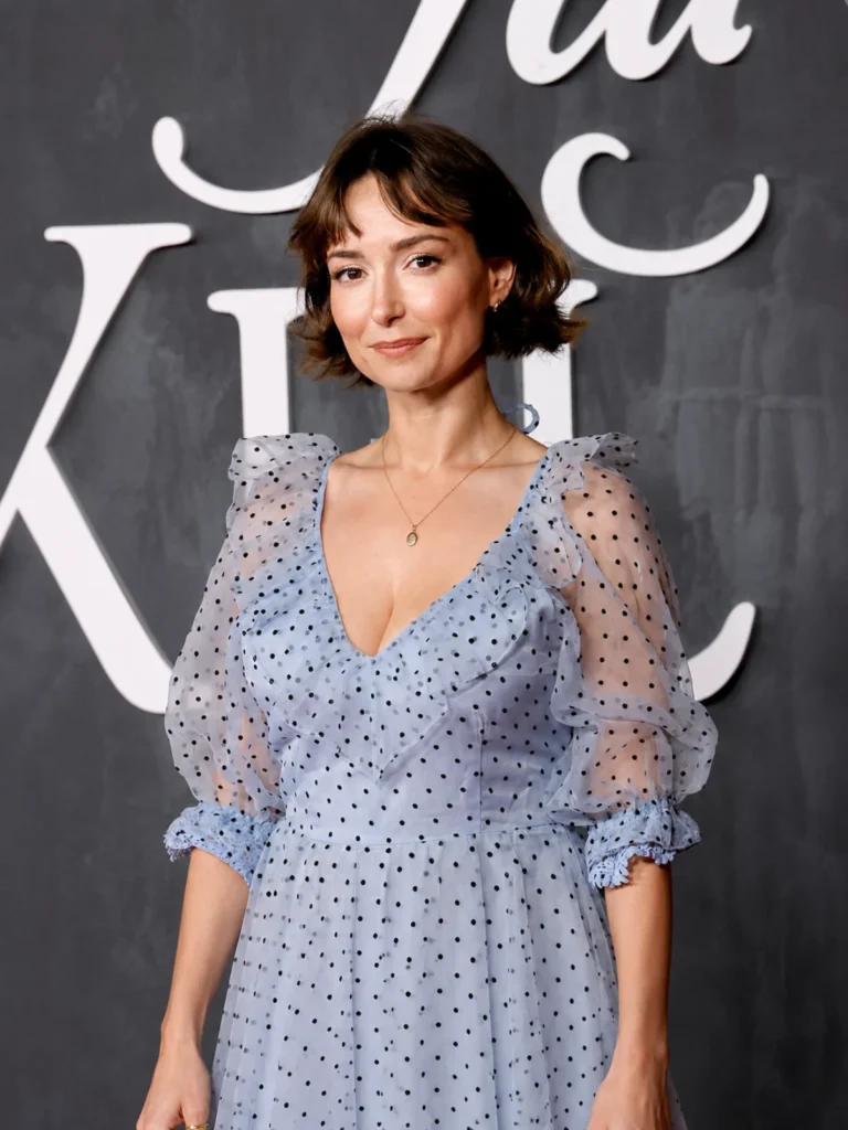 How Old Is Milana Vayntrub? Age and Birthday